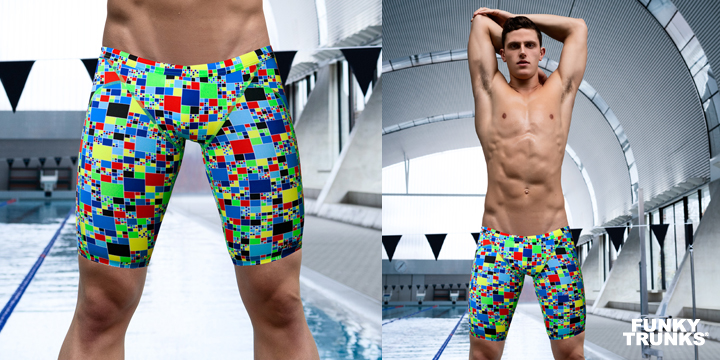 Kurt wears Rubik?s Runner Kurt wears Rubik?s Runner